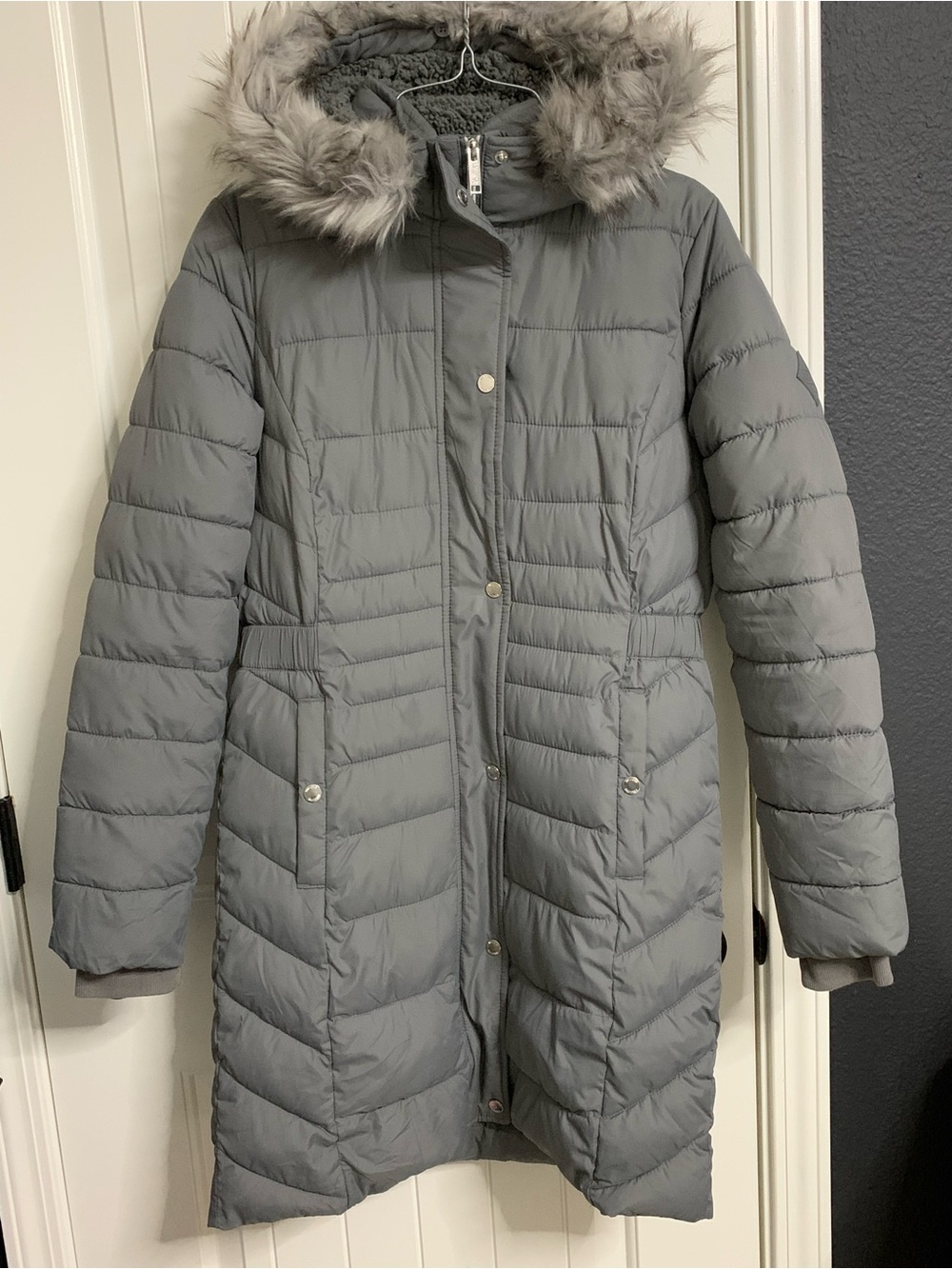 Hollister Gray Quilted Long Hooded Puffer Coat with Faux Fur Trim